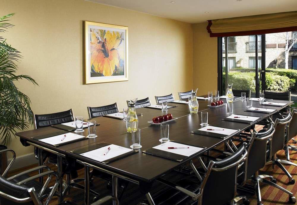 Delta Hotels By Marriott Cheshunt Broxbourne Bagian luar foto