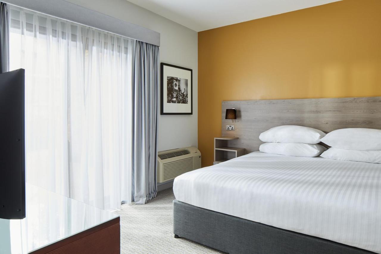 Delta Hotels By Marriott Cheshunt Broxbourne Bagian luar foto