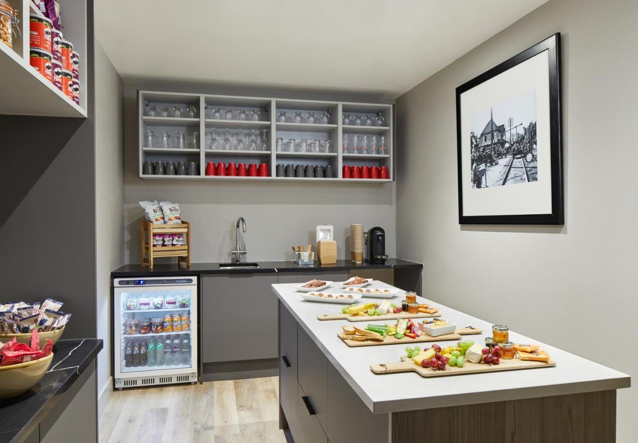 Delta Hotels By Marriott Cheshunt Broxbourne Bagian luar foto