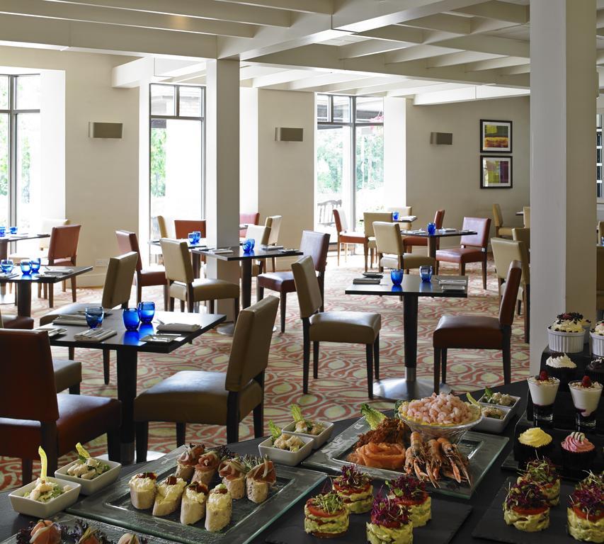 Delta Hotels By Marriott Cheshunt Broxbourne Bagian luar foto