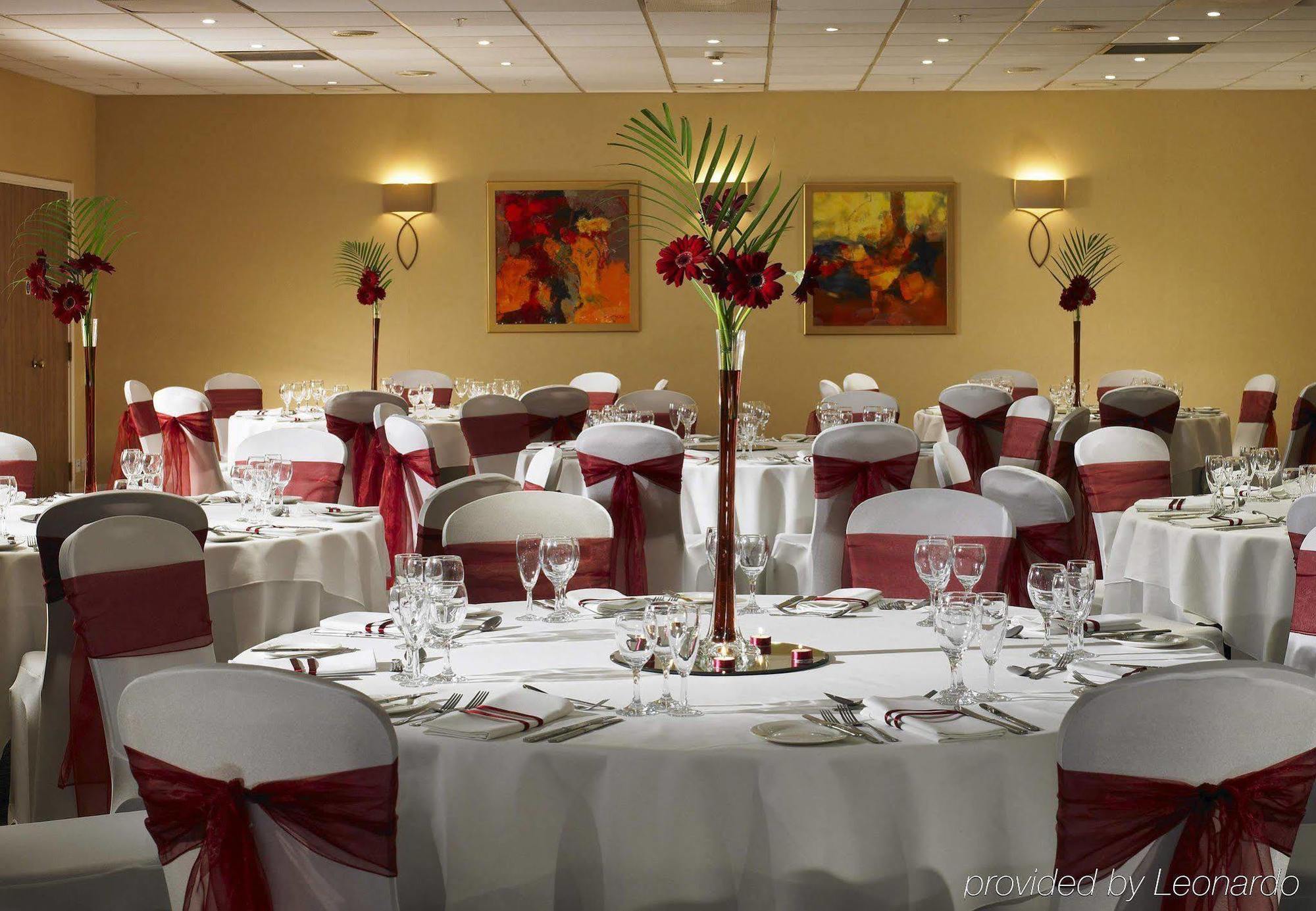 Delta Hotels By Marriott Cheshunt Broxbourne Bagian luar foto