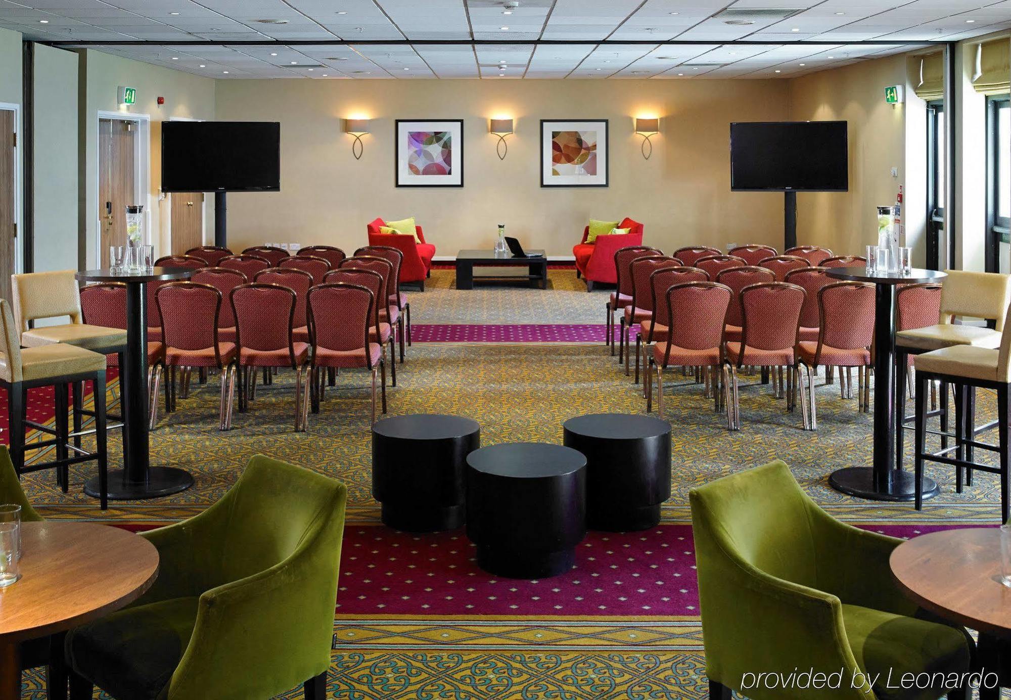 Delta Hotels By Marriott Cheshunt Broxbourne Bagian luar foto