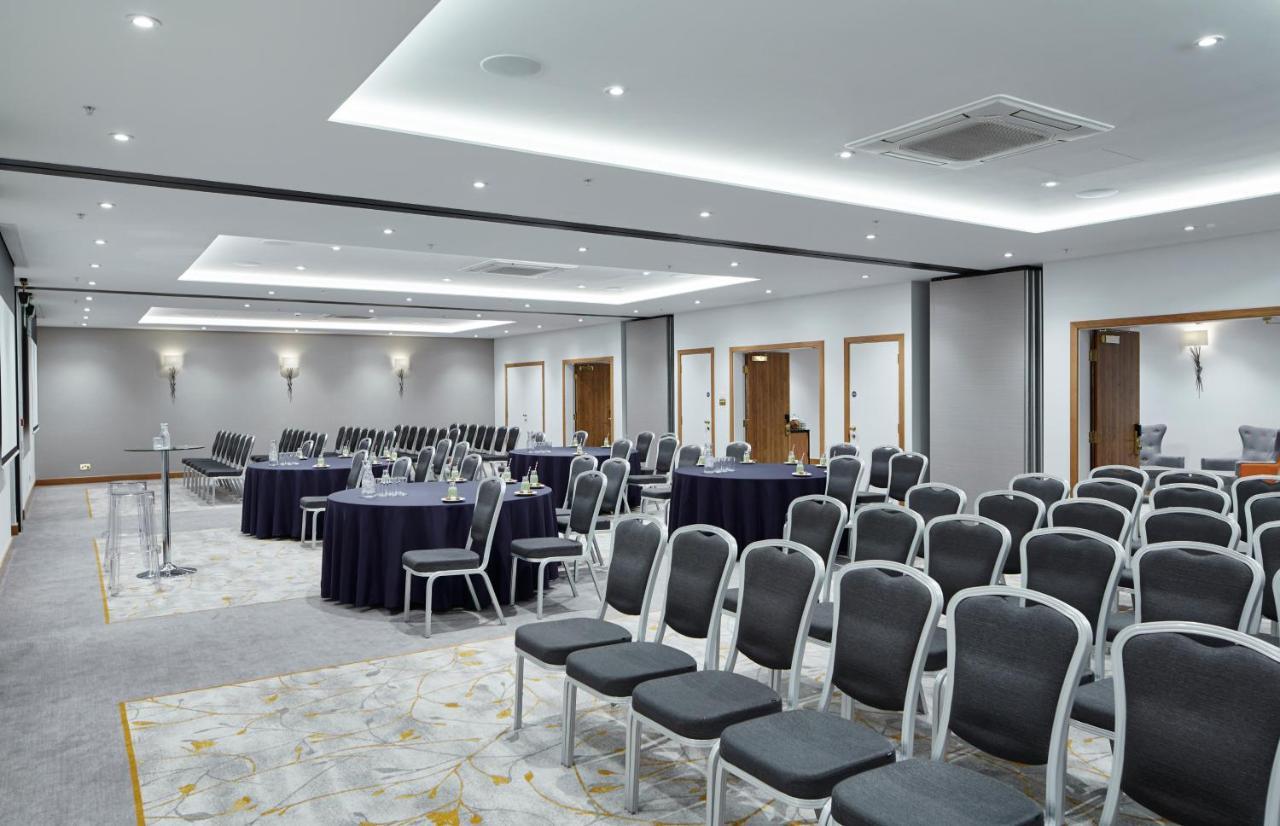 Delta Hotels By Marriott Cheshunt Broxbourne Bagian luar foto