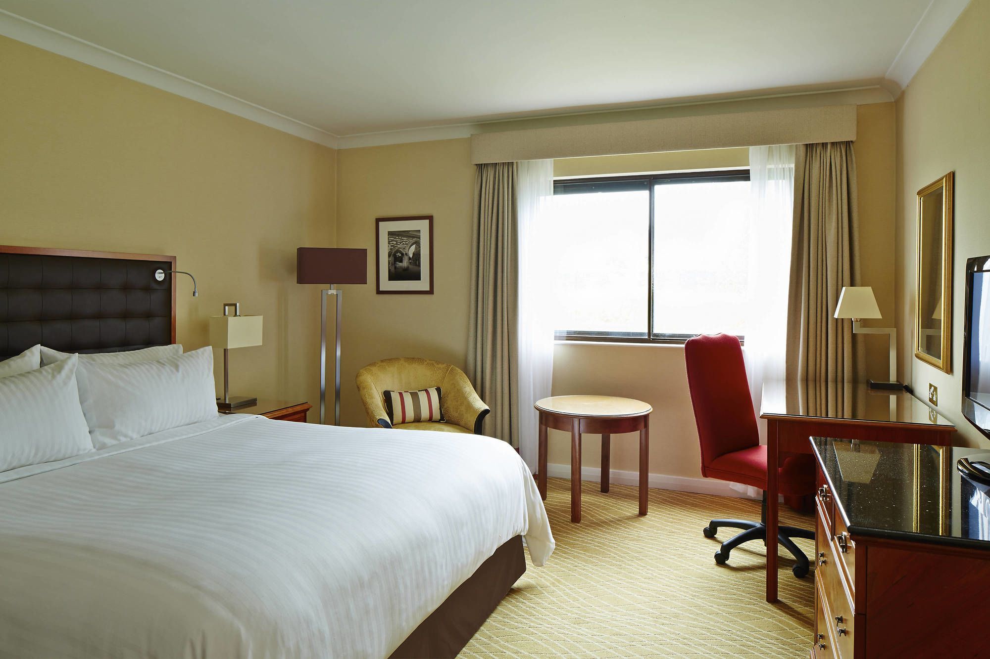 Delta Hotels By Marriott Cheshunt Broxbourne Bagian luar foto
