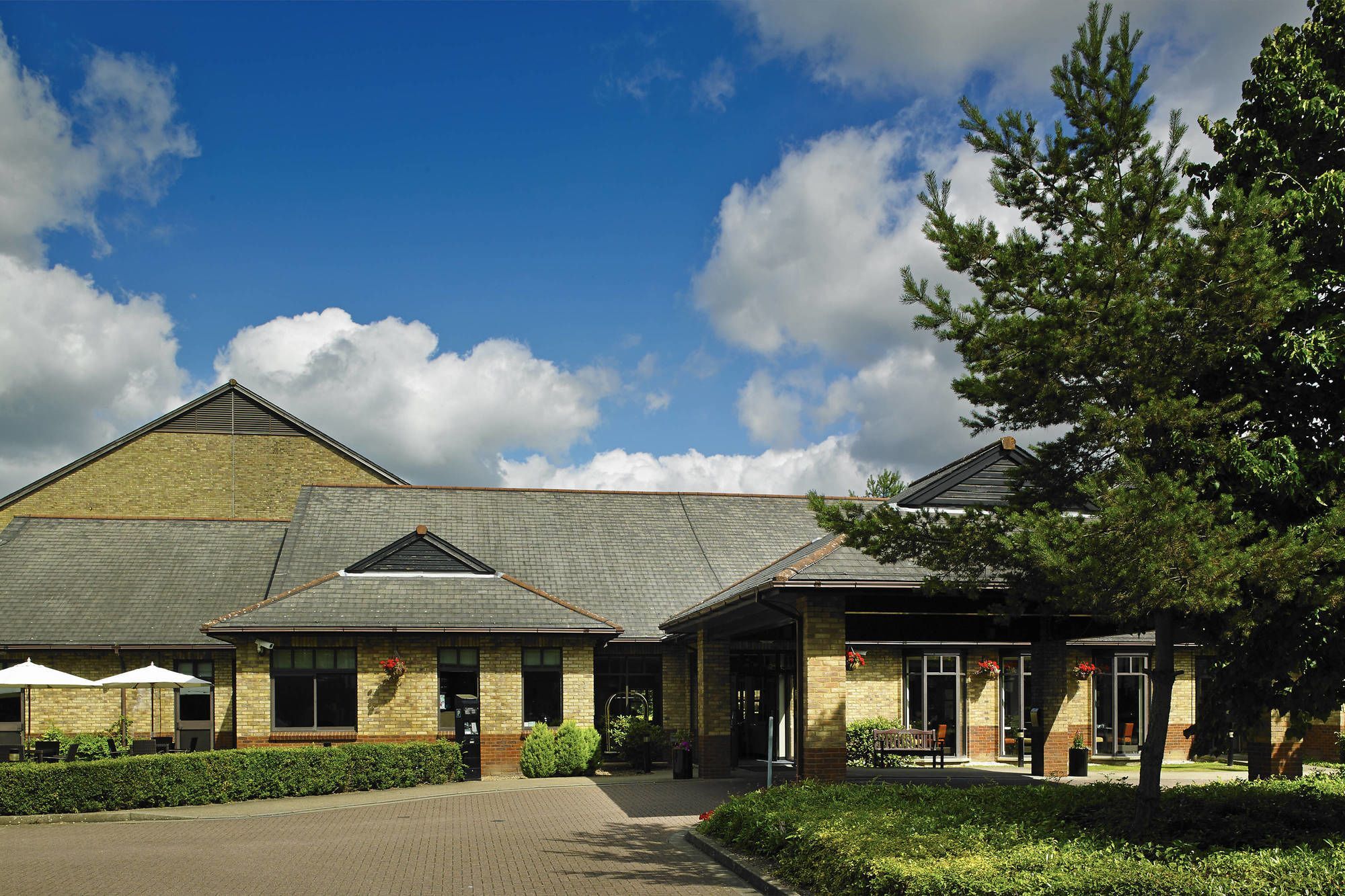 Delta Hotels By Marriott Cheshunt Broxbourne Bagian luar foto
